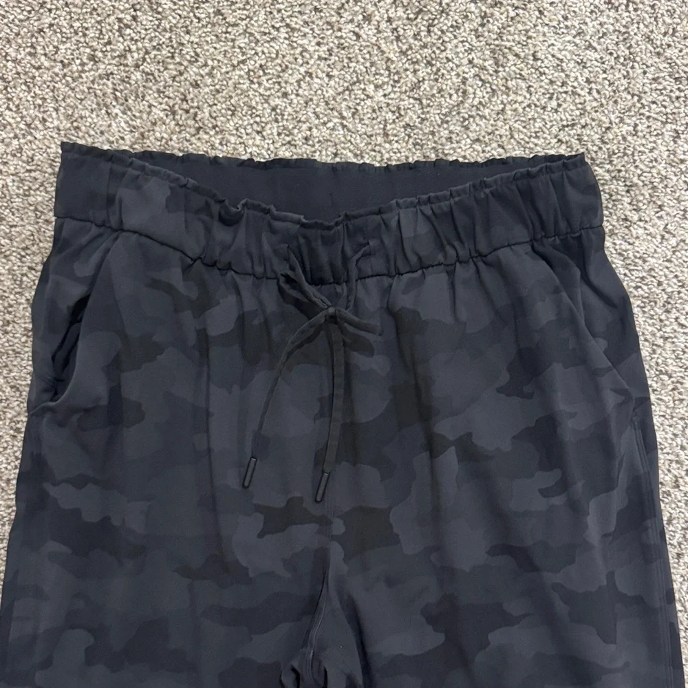 lululemon athletica comfortable black